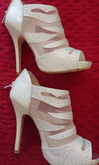 De Blossom Collection Shoes - Rhinestone Studded Silver 5.5 Heels Club